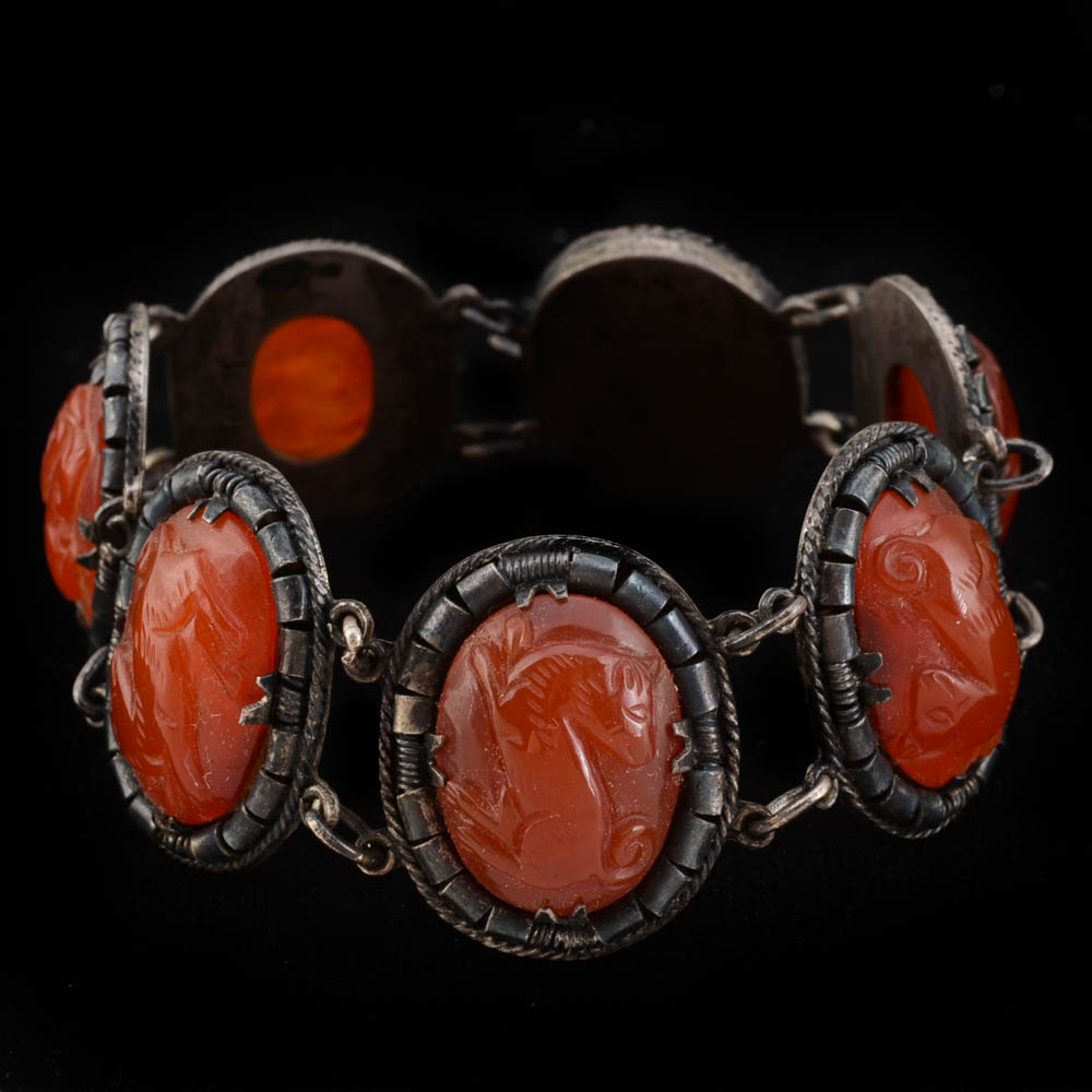 Early 20th Century Chinese Export 900 Silver and Carved Carnelian Link Bracelet