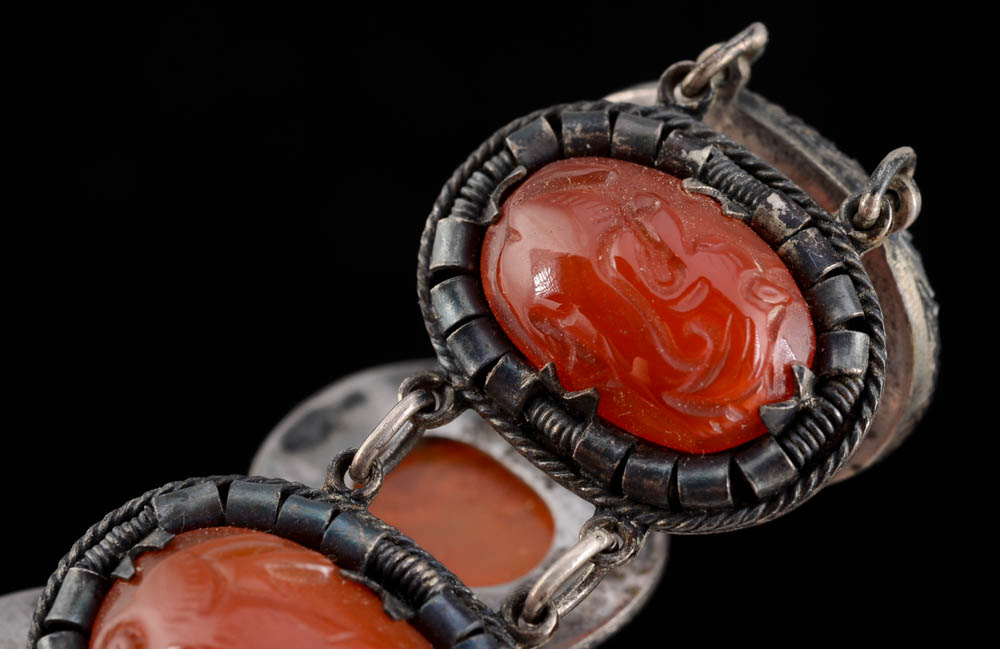 Early 20th Century Chinese Export 900 Silver and Carved Carnelian Link Bracelet