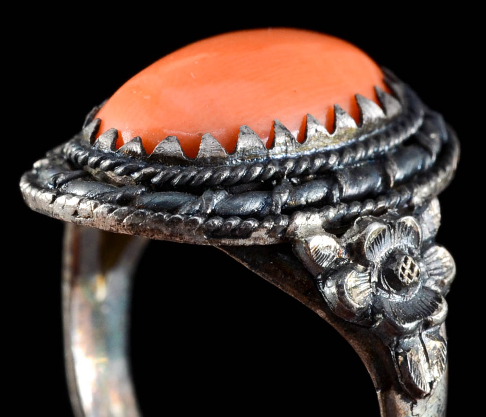 Early 20th Century Chinese Export 900 Silver and Coral Ring
