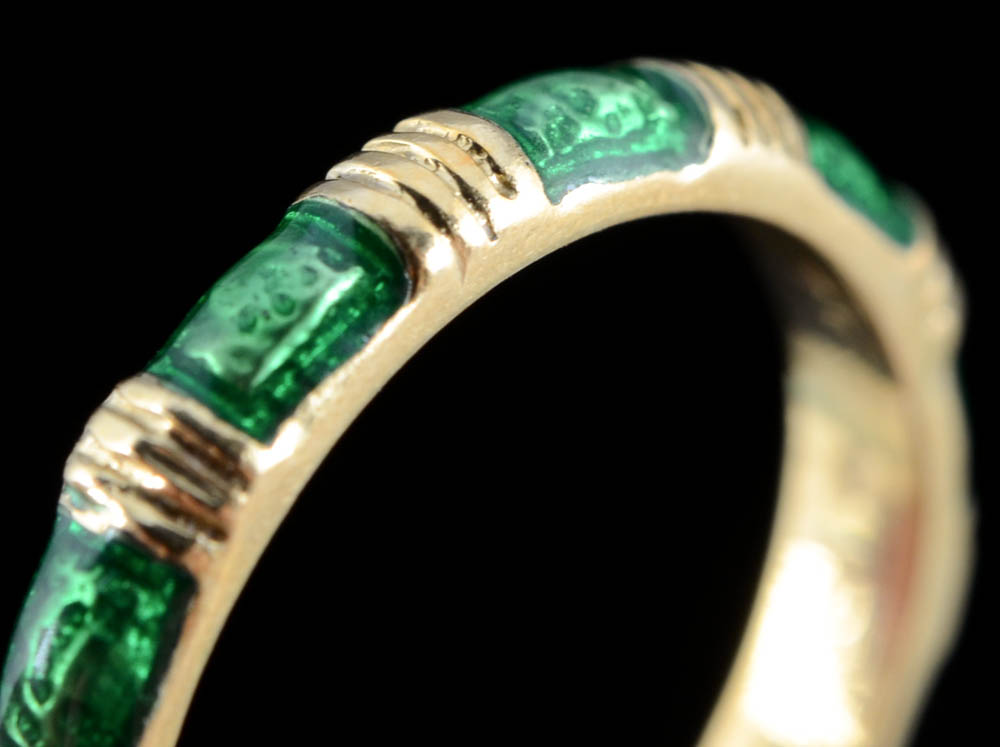 18K Yellow Gold and Emerald Green Enameled Band