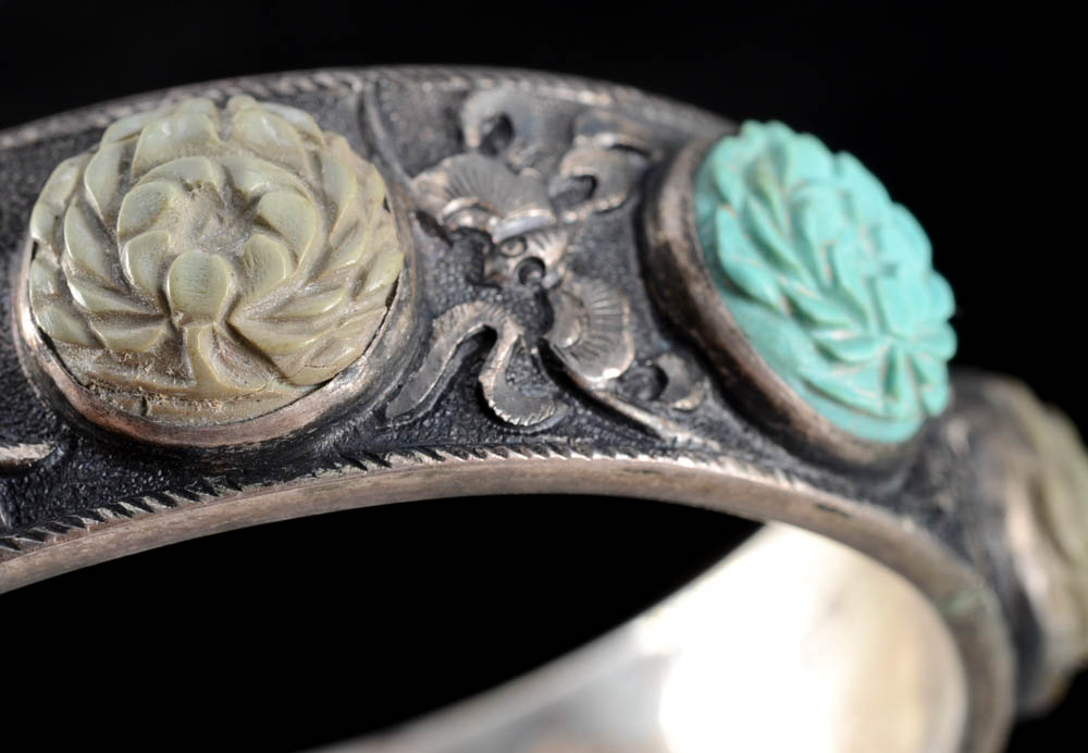 Early 20th Century Chinese Export Sterling Silver, Carved Turquoise and Lava Stone Hinge Bracelet