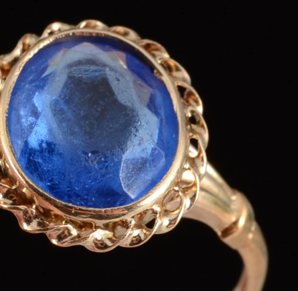 10K Yellow Gold Blue Glass Ring