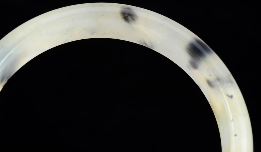 Carved and Polished Natural Bowenite Serpentine Bangle with Chinese Presentation Box