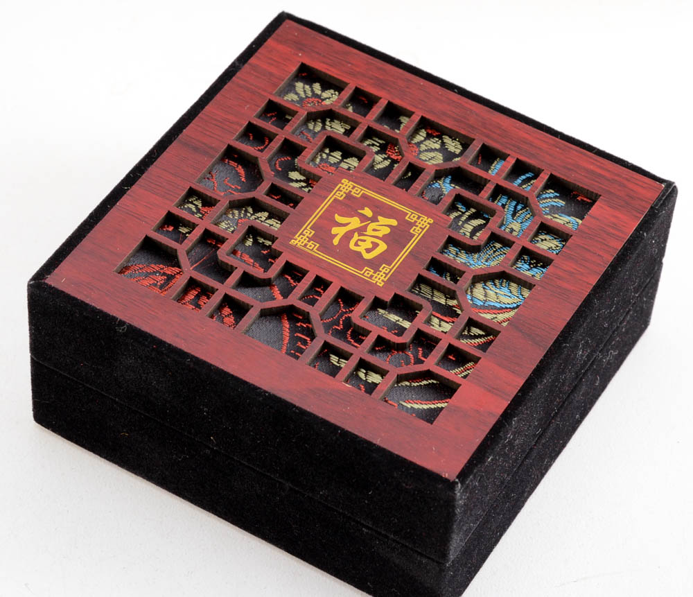 Carved and Polished Natural Bowenite Serpentine Bangle with Chinese Presentation Box