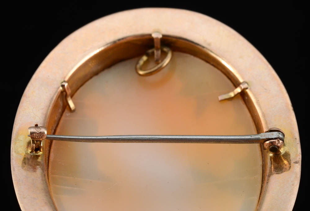 Victorian Engraved 10K Yellow Gold Hand Carved Shell Cameo Brooch/Pendant