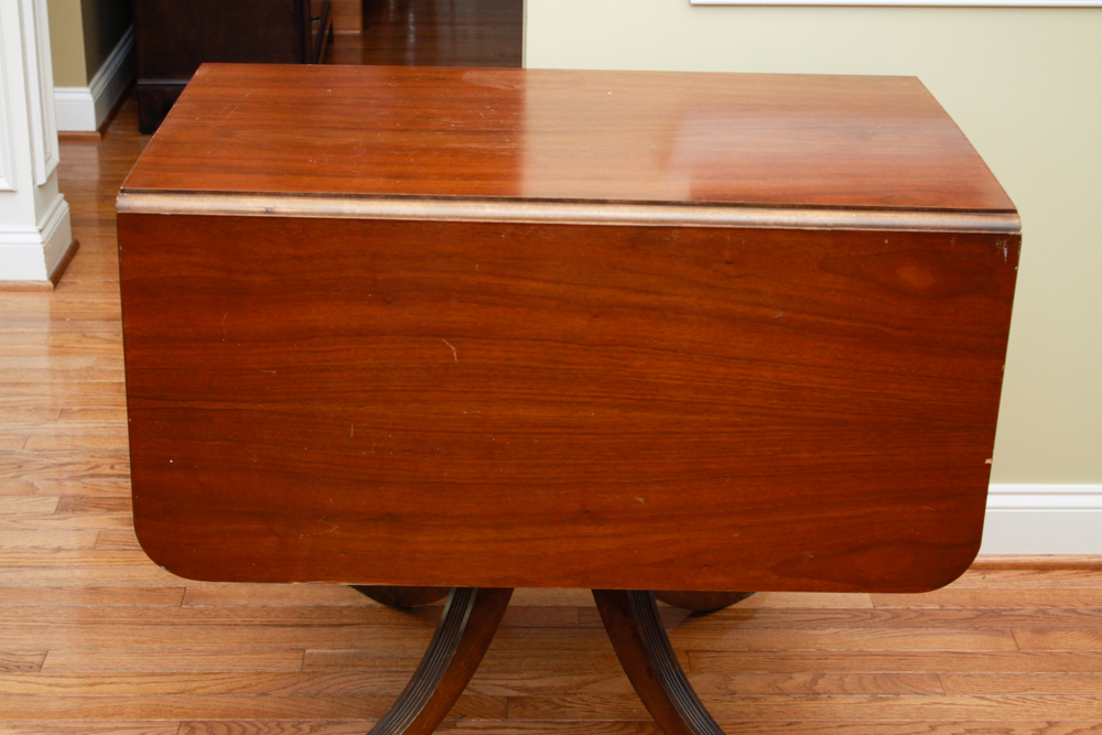 Duncan Phyfe Style Drop Leaf Table