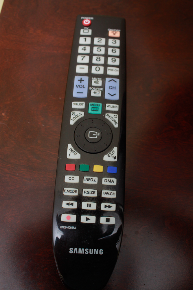 Samsung 40" Flat-Screen Television With Remote