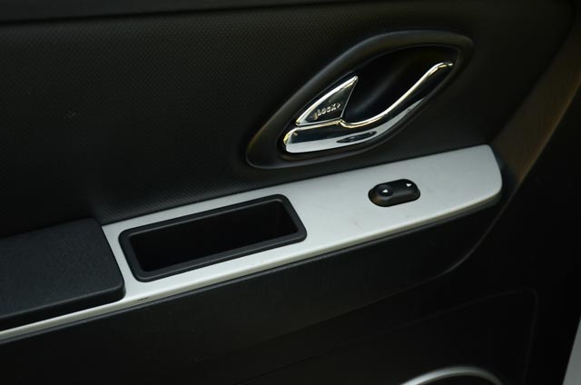 2007 White Mercury Mariner V6