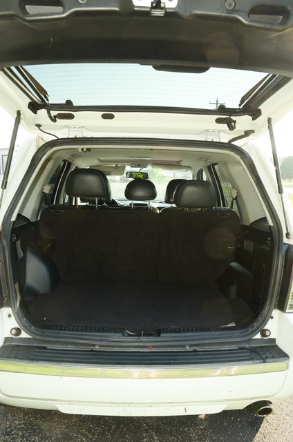 2007 White Mercury Mariner V6