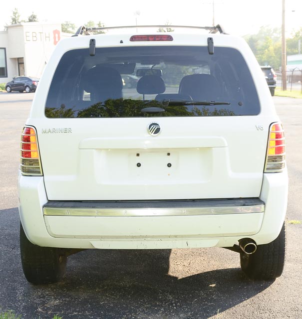 2007 White Mercury Mariner V6