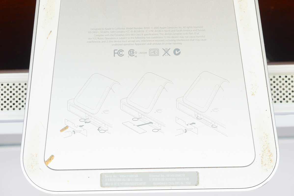 White iMac G5 Desktop Computer