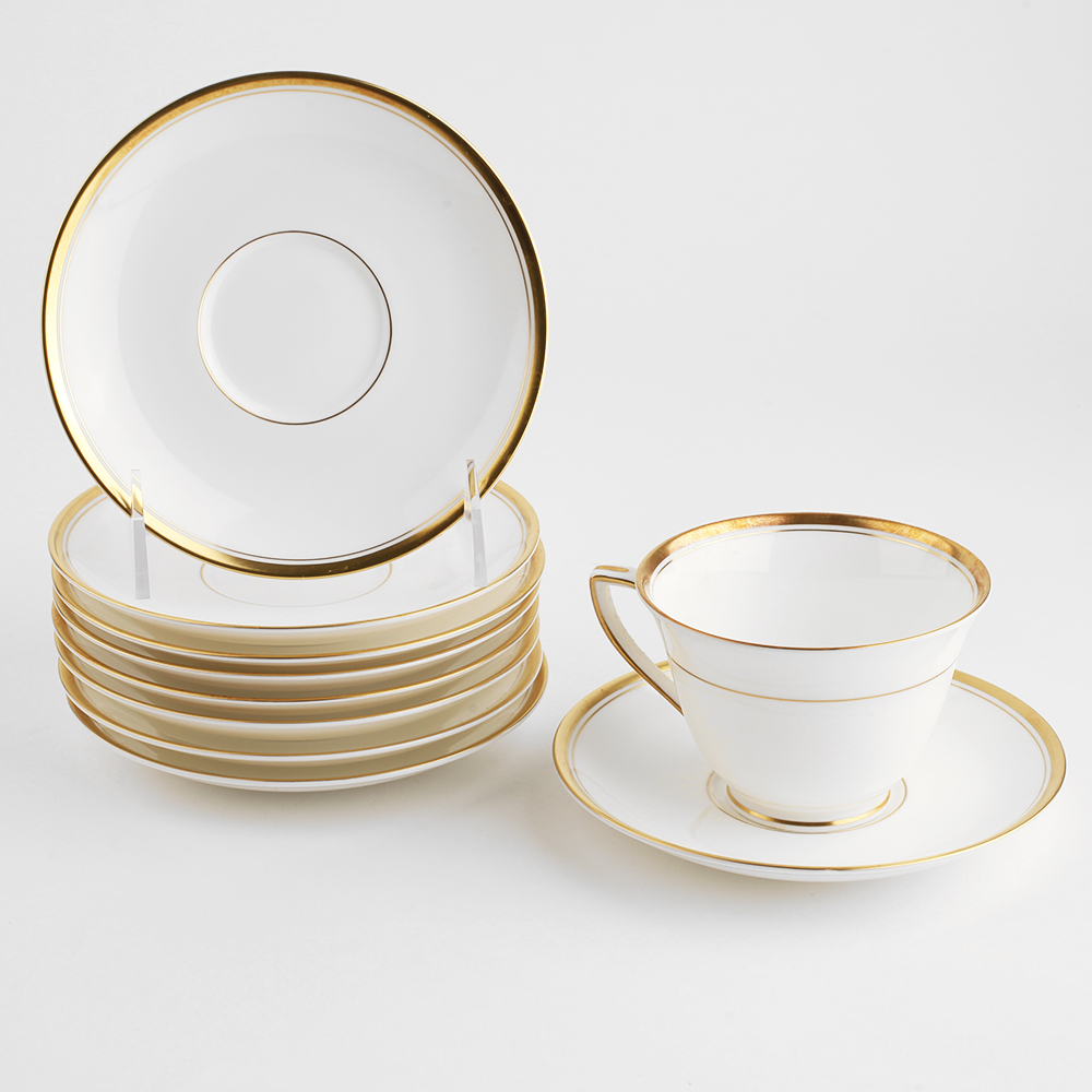 Royal Worcester 'Viceroy' Five Piece Bone China Plate Setting For Eight