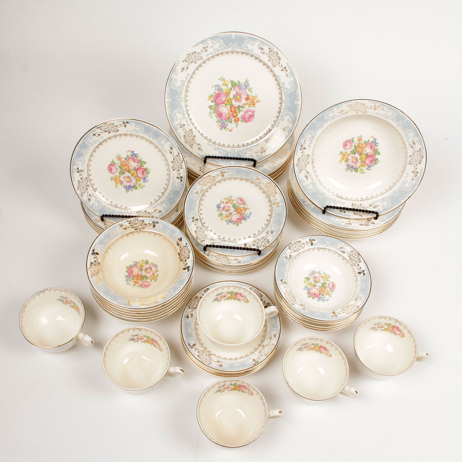 Homer Laughlin Royal Splendor 22 Carat Gold Place Settings for Six