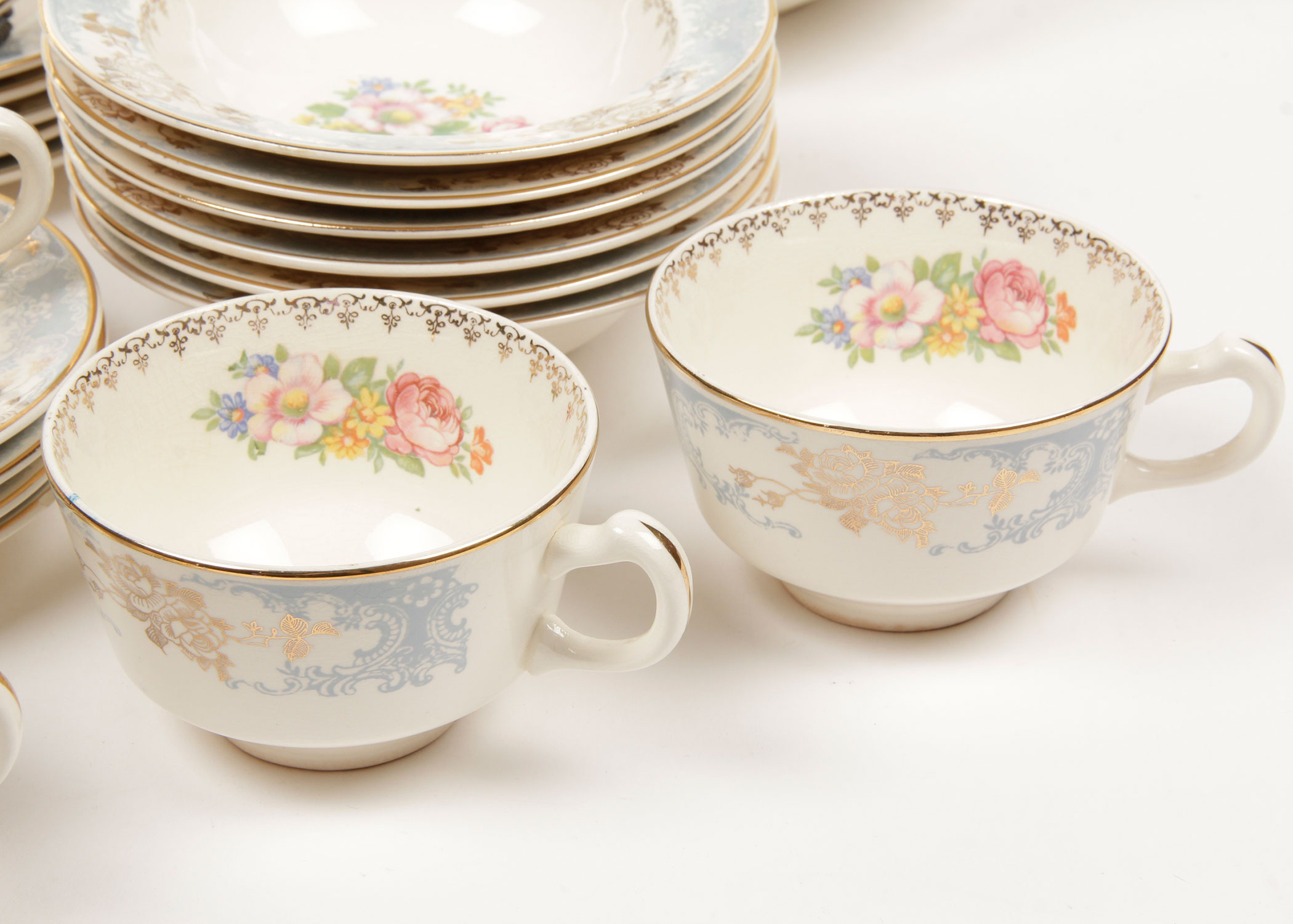 Homer Laughlin Royal Splendor 22 Carat Gold Place Settings for Six