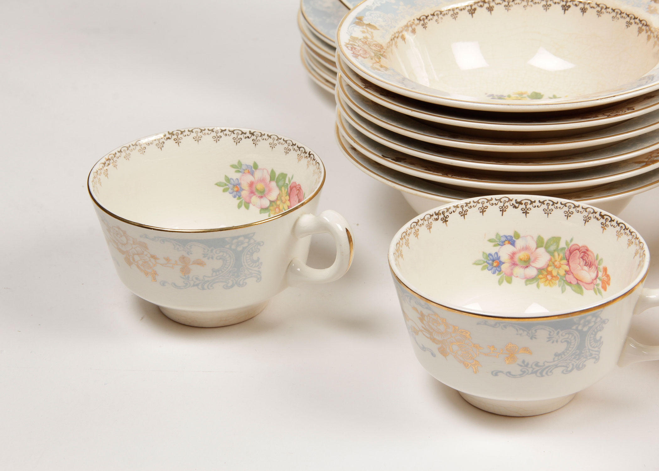 Homer Laughlin Royal Splendor 22 Carat Gold Place Settings for Six