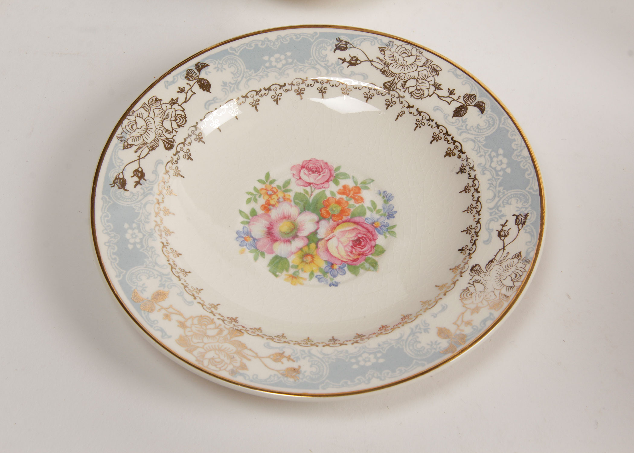 Homer Laughlin Royal Splendor 22 Carat Gold Place Settings for Six