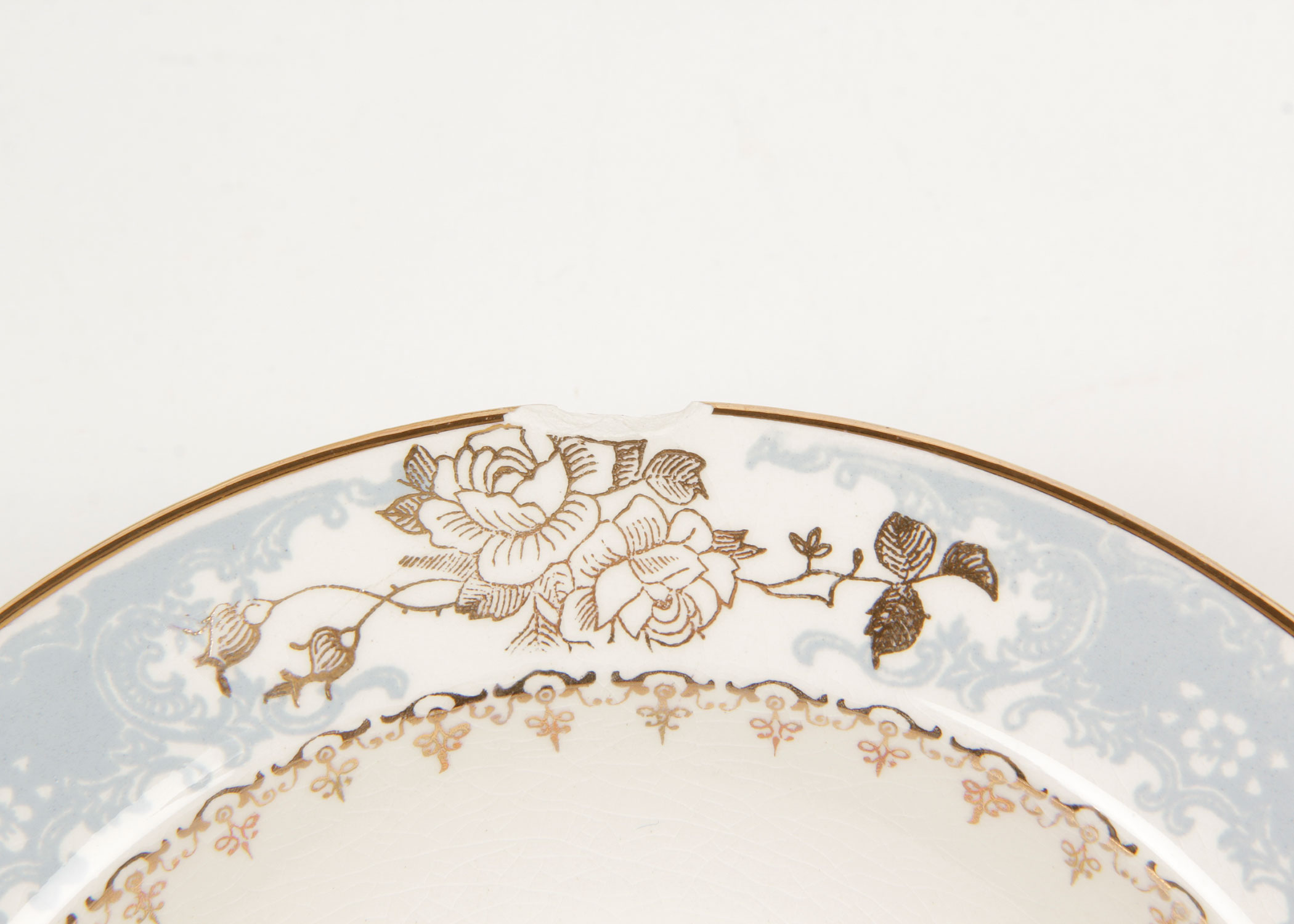 Homer Laughlin Royal Splendor 22 Carat Gold Place Settings for Six