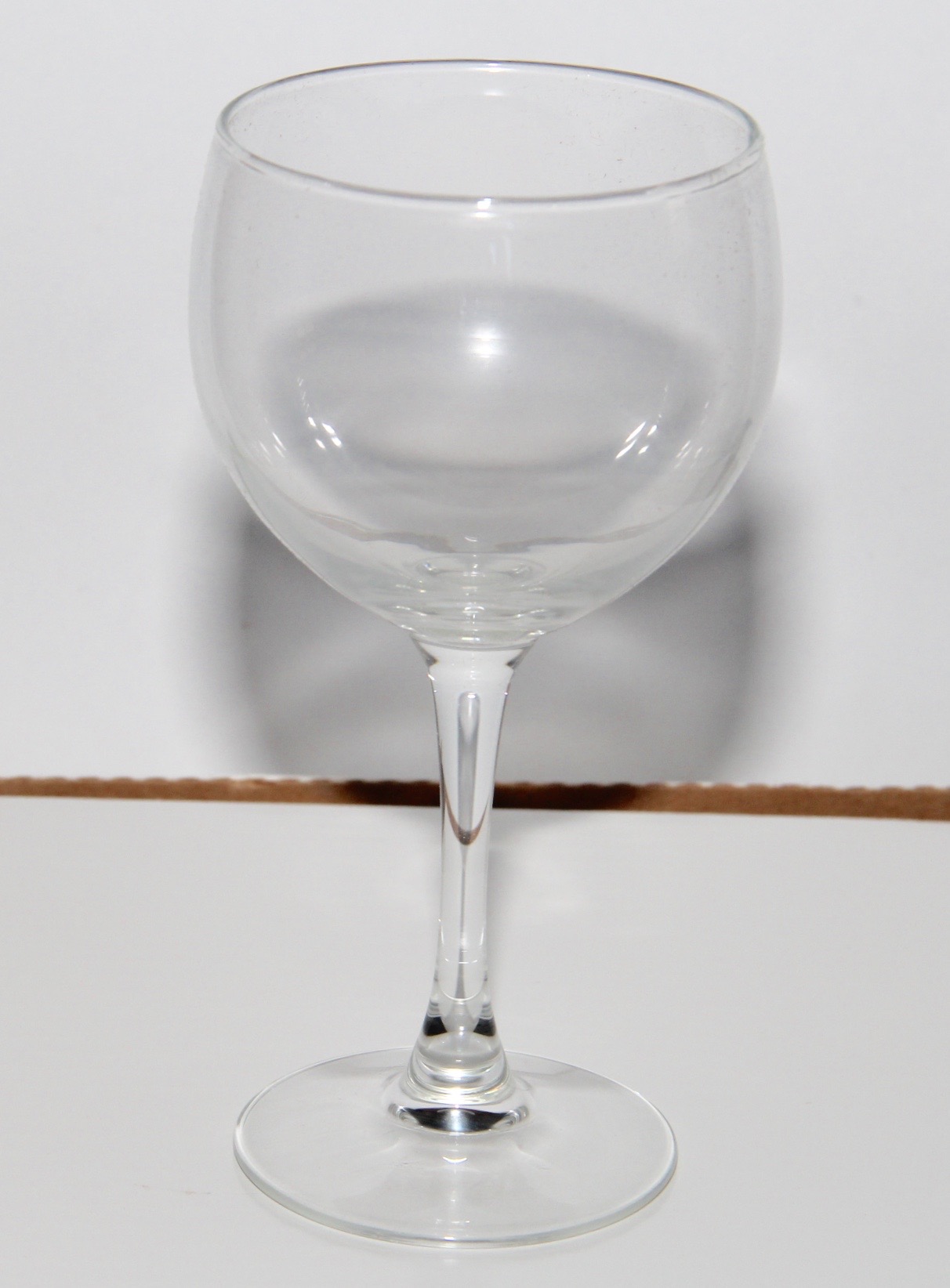 Set of Twelve Luminarc "nuance ballon" Wine Glasses