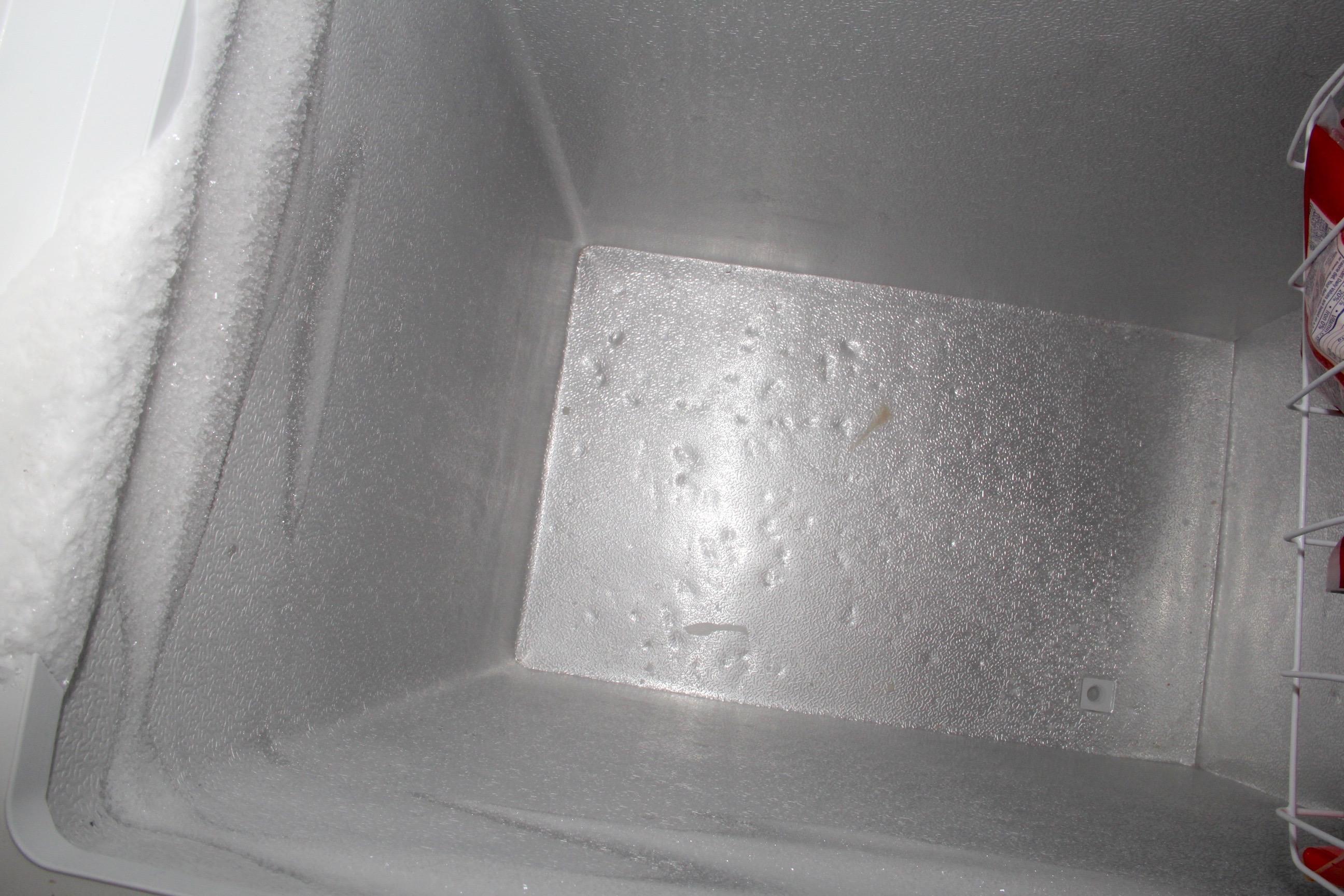 General Electric Lidded Deep Freezer