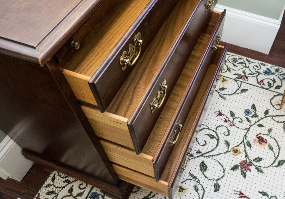 Chippendale Style Bachelors Chest