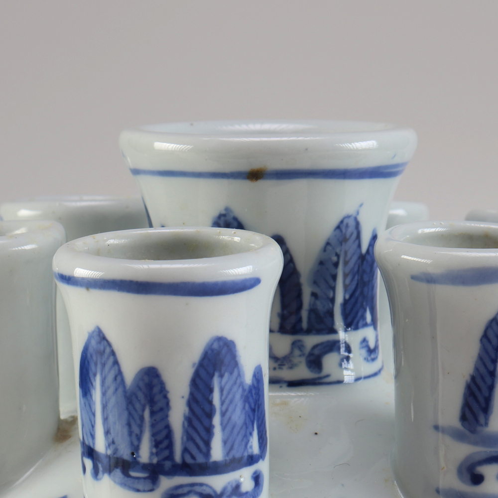 Chinese Blue and White Porcelain Seven-Neck Tulip Vase