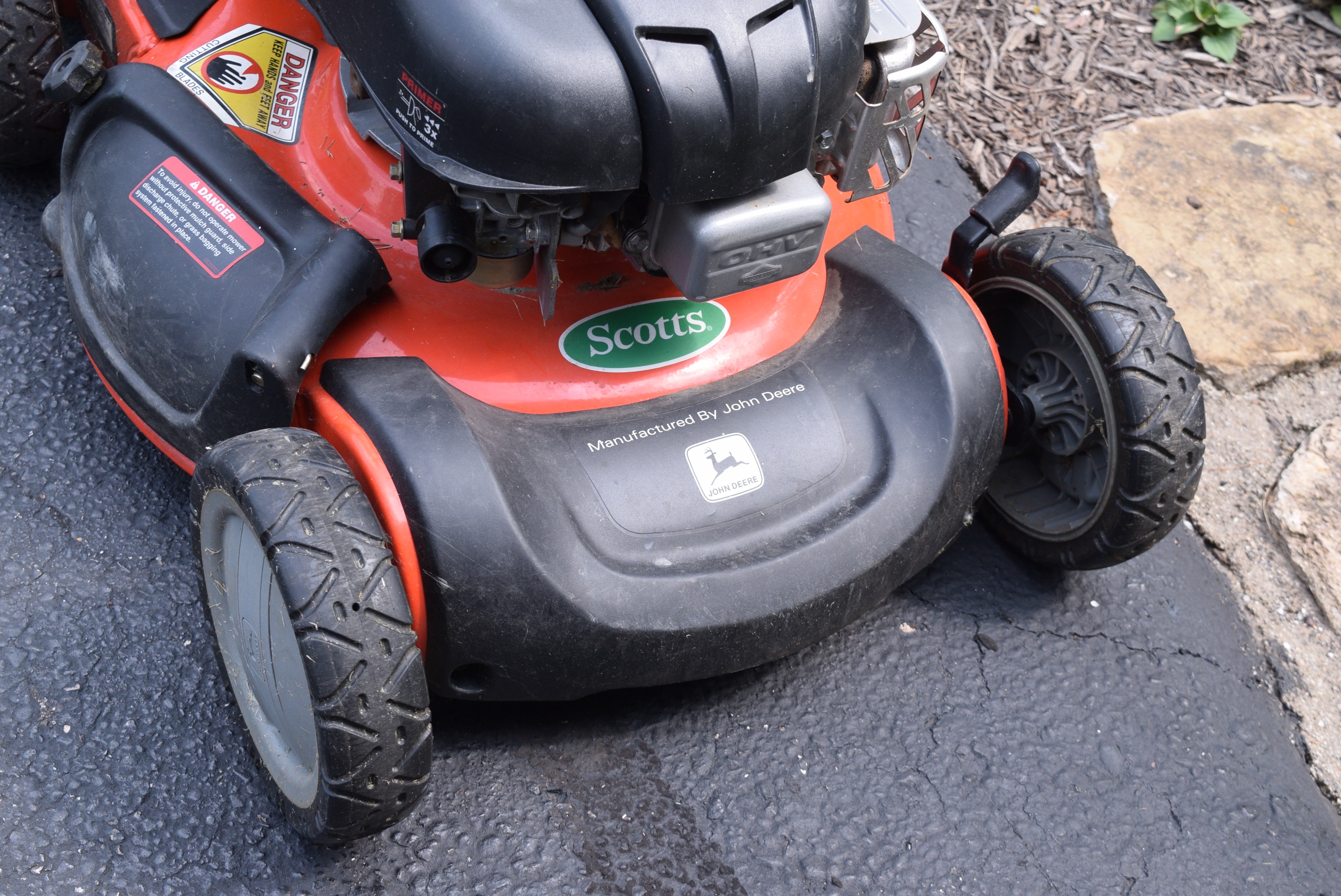 John Deere Scotts 3-In-1 Mulching Mower