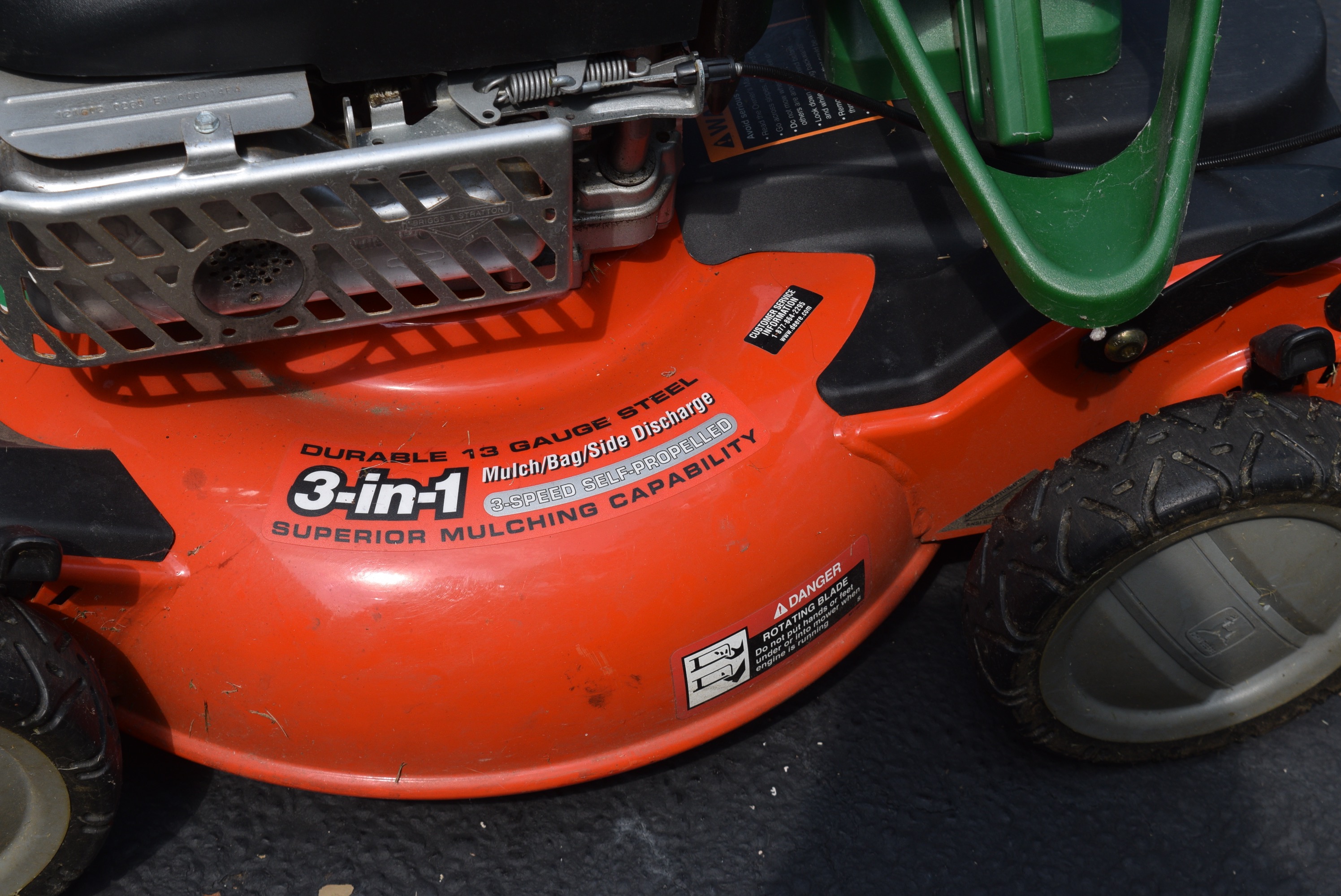 John Deere Scotts 3-In-1 Mulching Mower