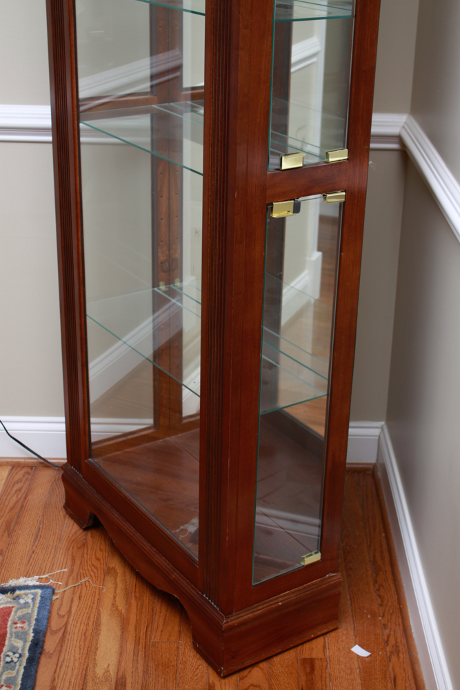 Pulaski Furniture Lighted Curio Cabinet