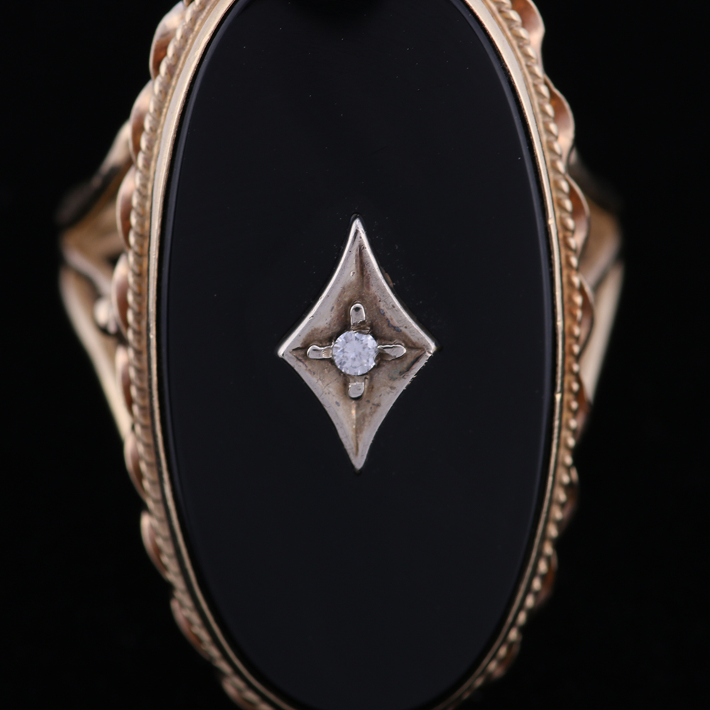 14K Yellow Gold Victorian Black Onyx Ring