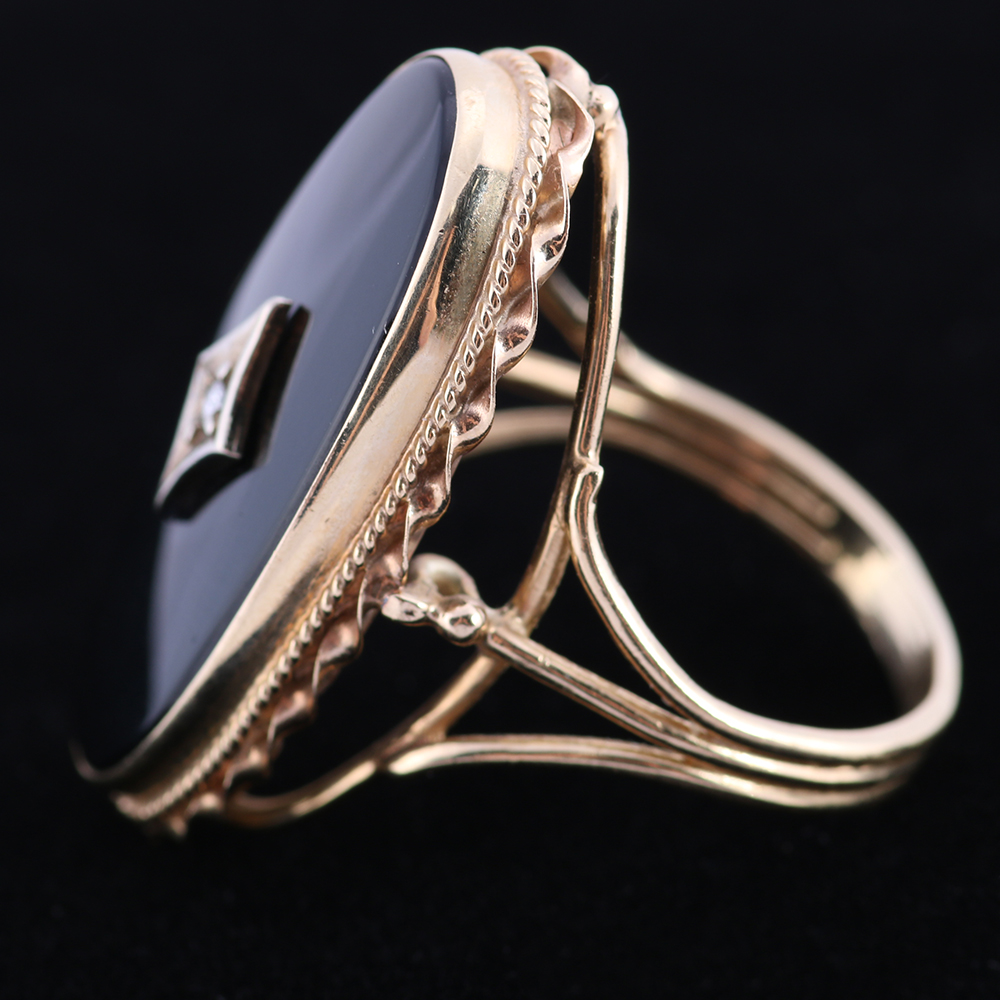 14K Yellow Gold Victorian Black Onyx Ring