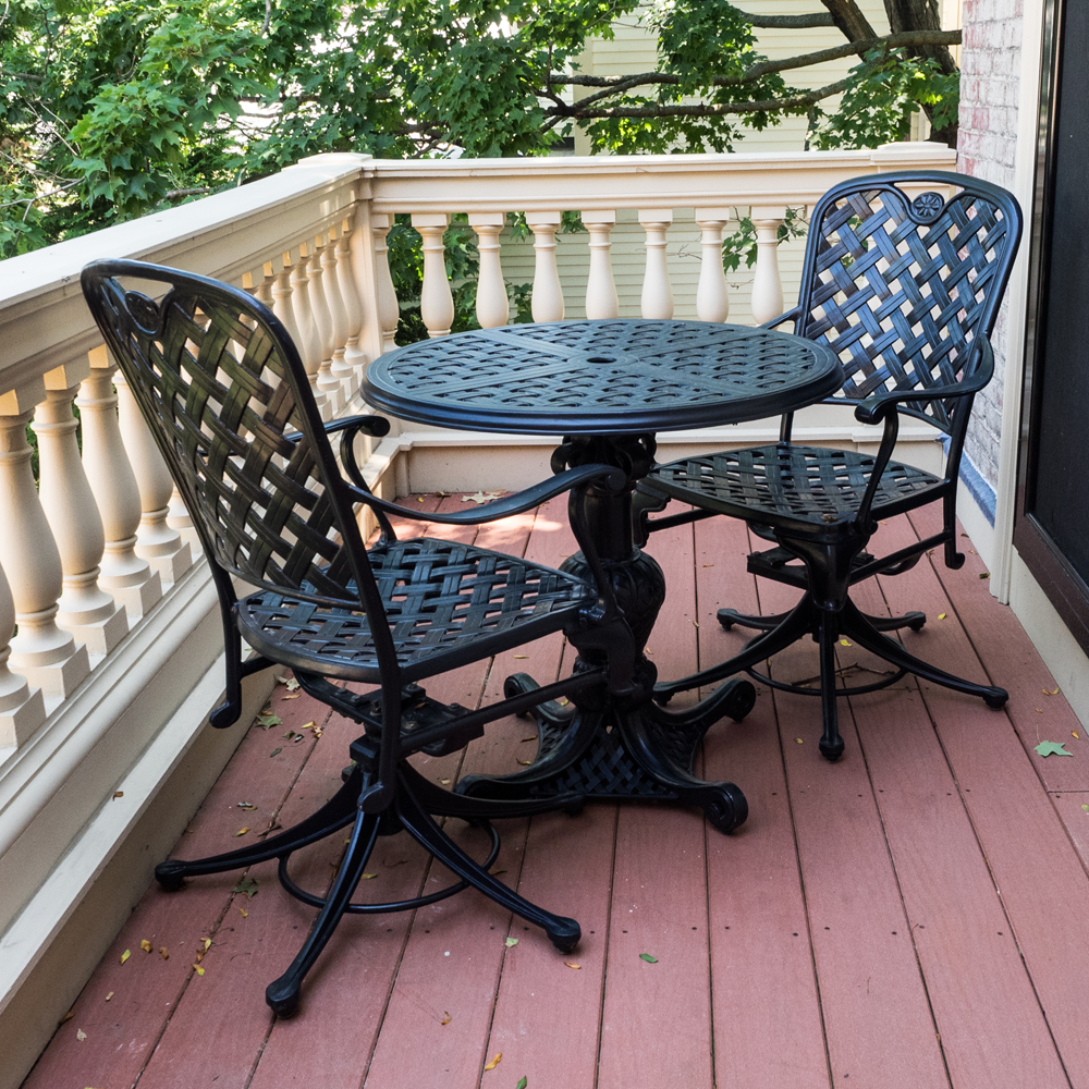 Outdoor Café Table and Chairs