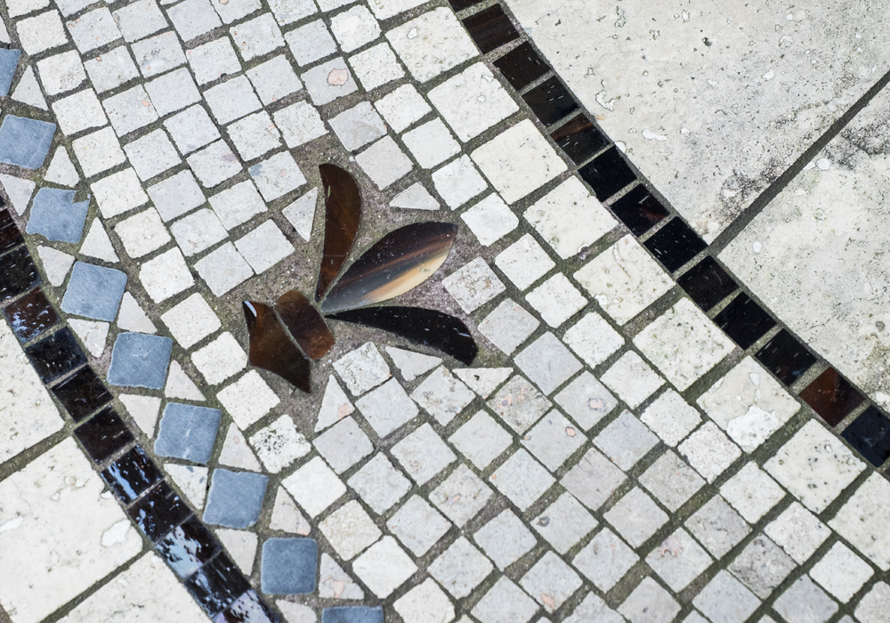 Mosaic Tile Outdoor Coffee Table