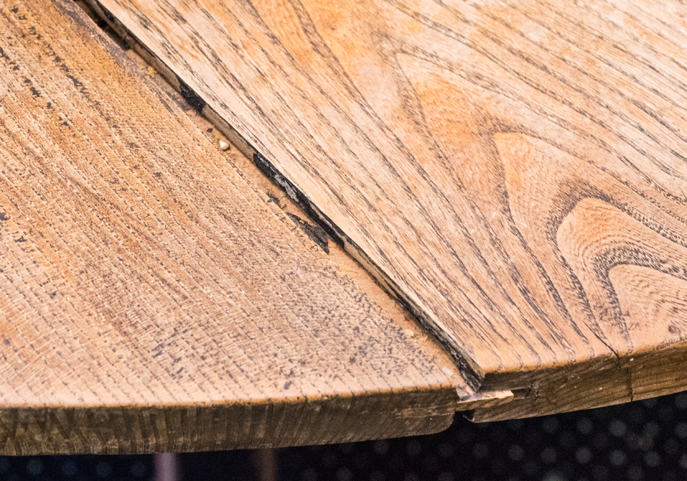 Vintage Oak Round Pedestal Farm Table