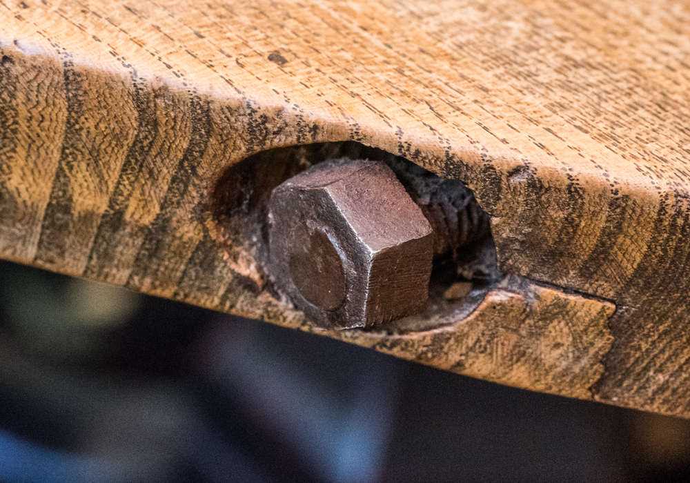 Vintage Oak Round Pedestal Farm Table