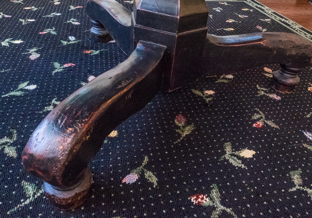 Vintage Oak Round Pedestal Farm Table