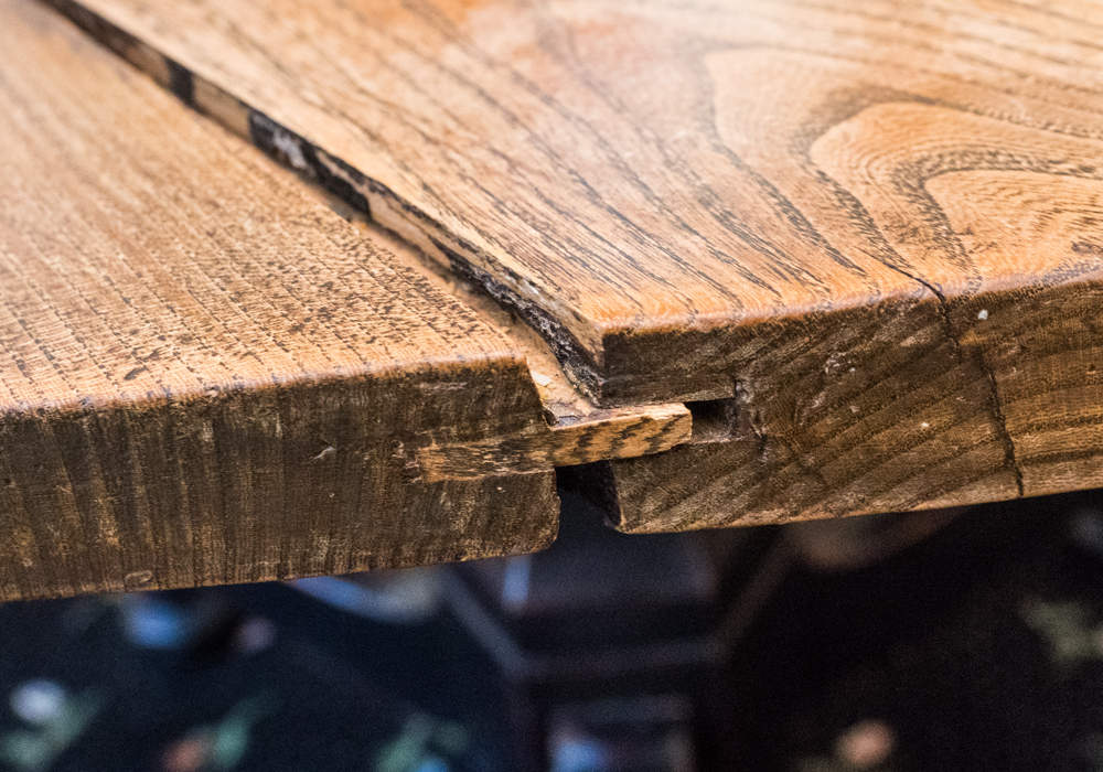 Vintage Oak Round Pedestal Farm Table