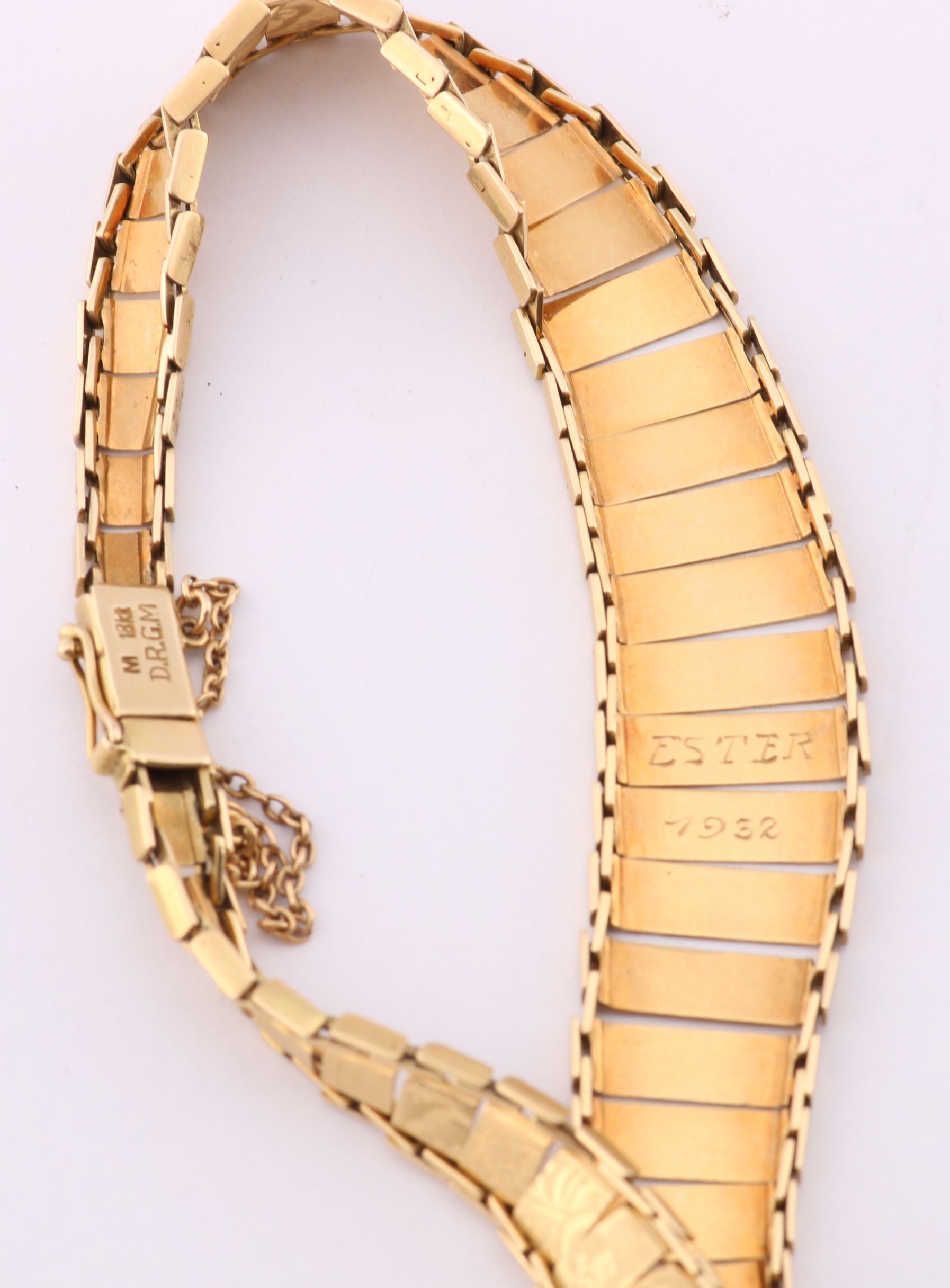 18K Yellow Gold Bracelet with Asian-Inspired Design