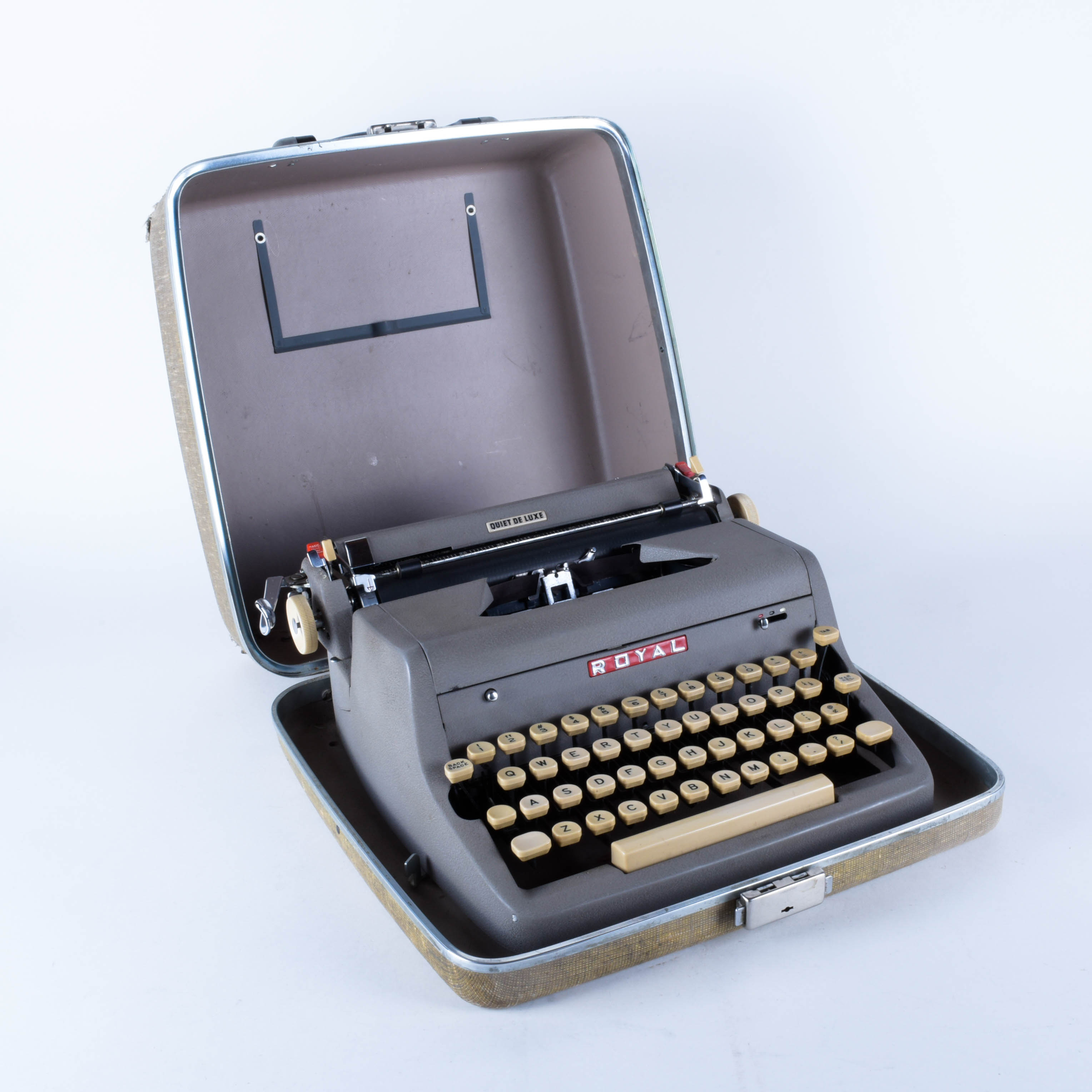 Vintage Royal Quiet De Luxe Typewriter