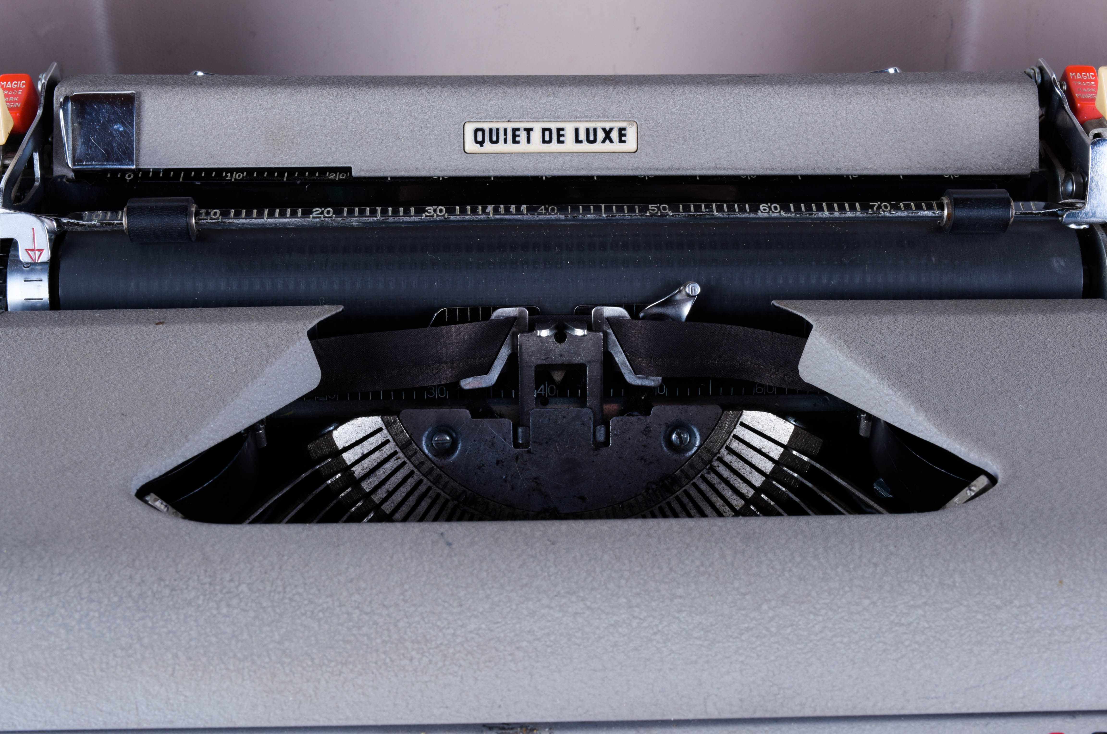 Vintage Royal Quiet De Luxe Typewriter