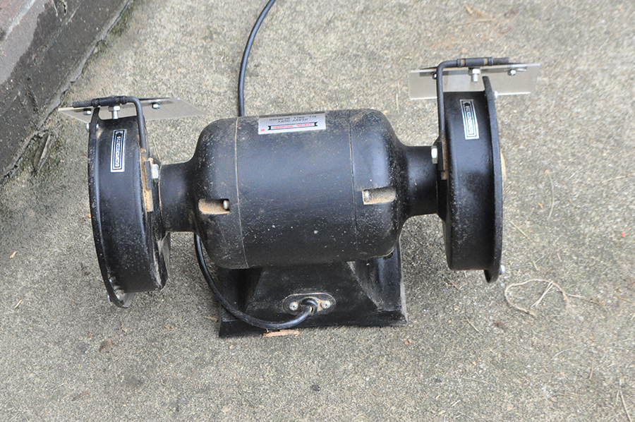 Central Machinery Heavy Duty All Ball Bearing Bench Grinder