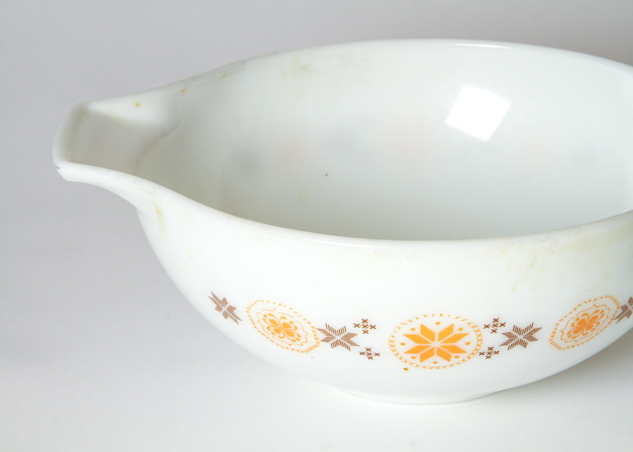 Collection of Vintage Pyrex Kitchenware