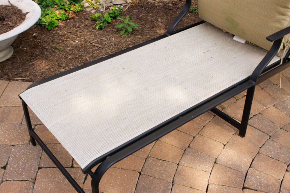 Outdoor Metal Lounge Chair with Cushion