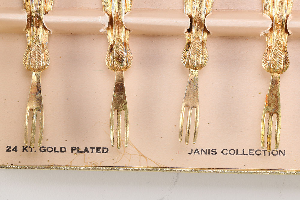 Assortment of Bar Themed Memorabilia