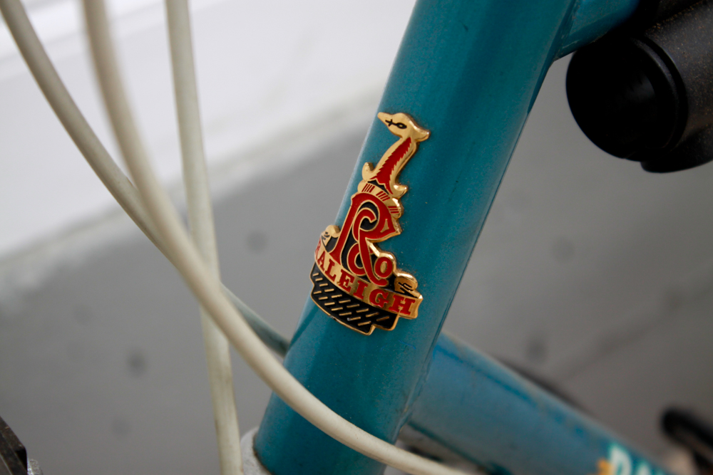 Vintage Raleigh Sort Horizon Bicycle with Helmet