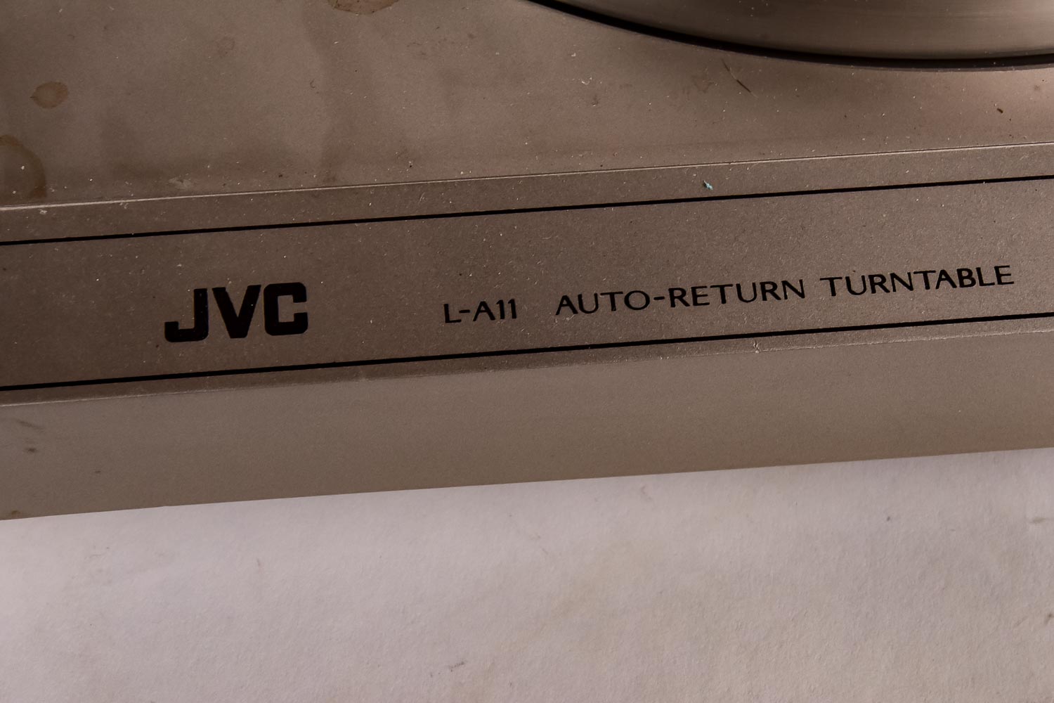 JVC Auto-Return Turntable