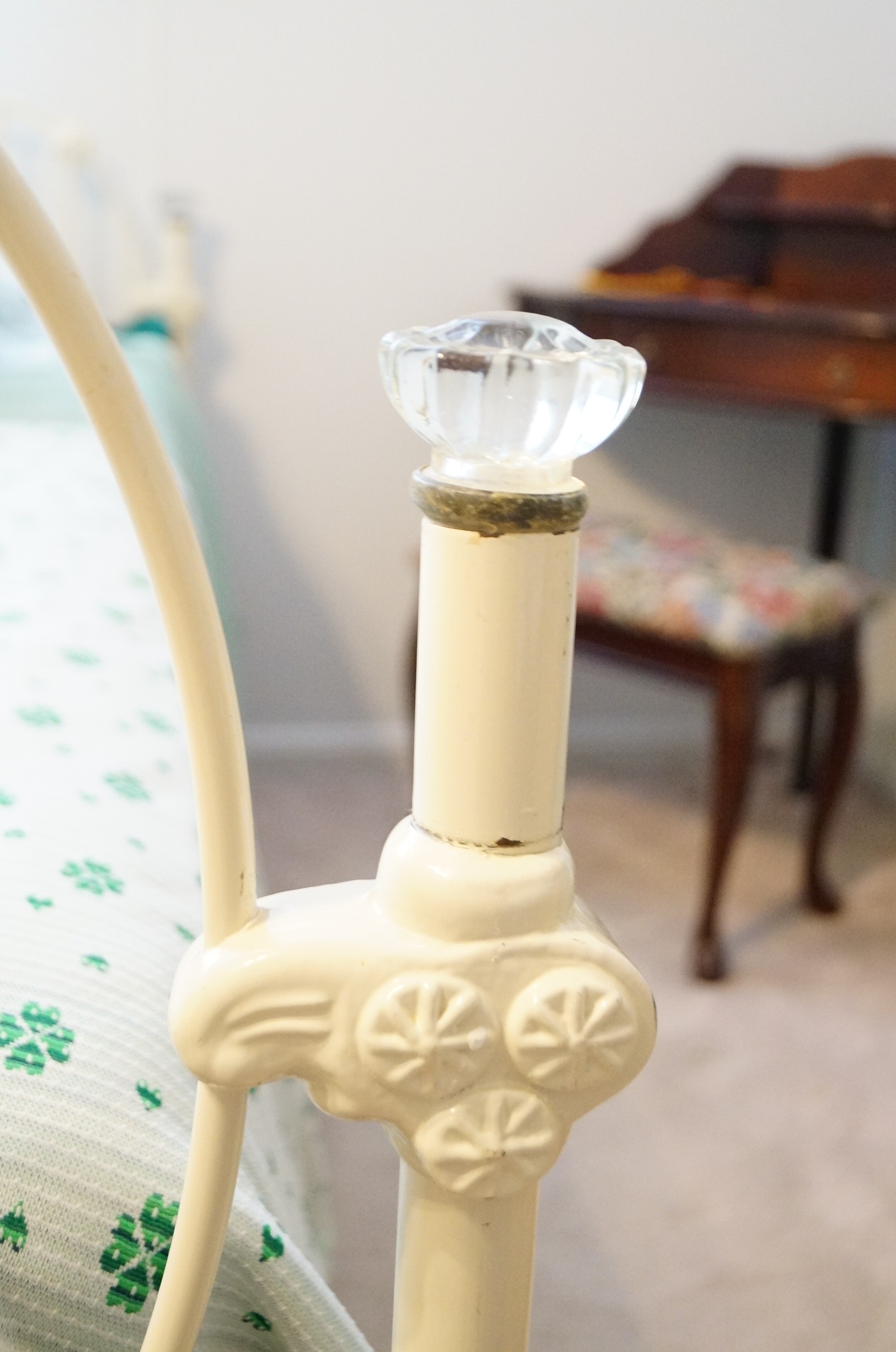 White Iron Heart Shaped Twin Bed Frame