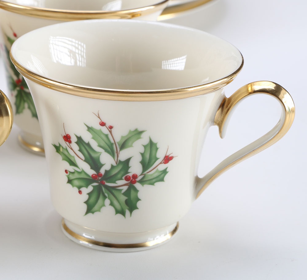Lenox "Holiday" Dish set