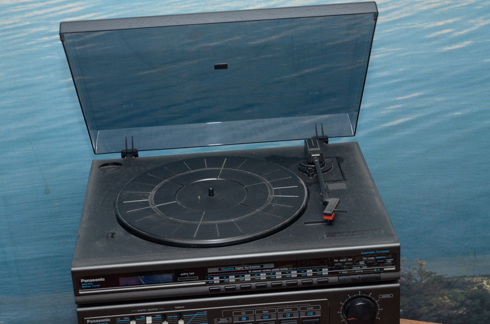 Panasonic SG-H10 Stereo System With Speakers