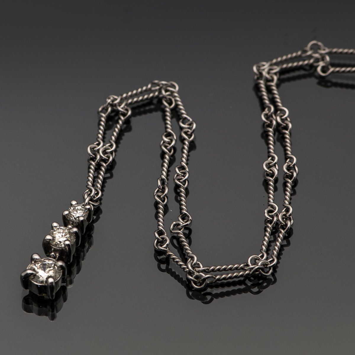 14K White Gold and Graduated Diamond Pendant Necklace