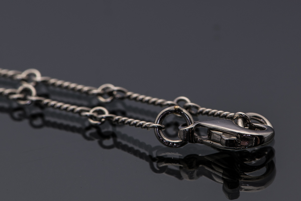 14K White Gold and Graduated Diamond Pendant Necklace